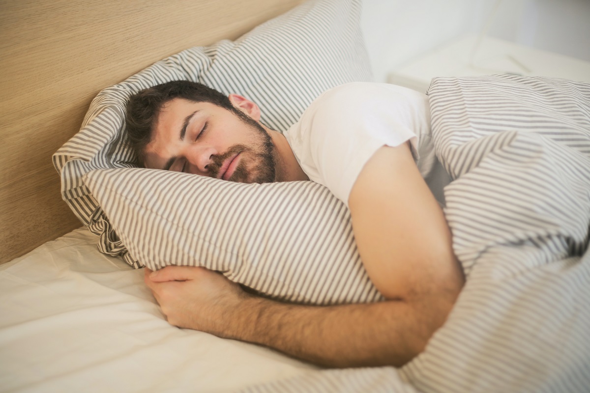 Será que dormir depois do almoço faz bem à saúde?